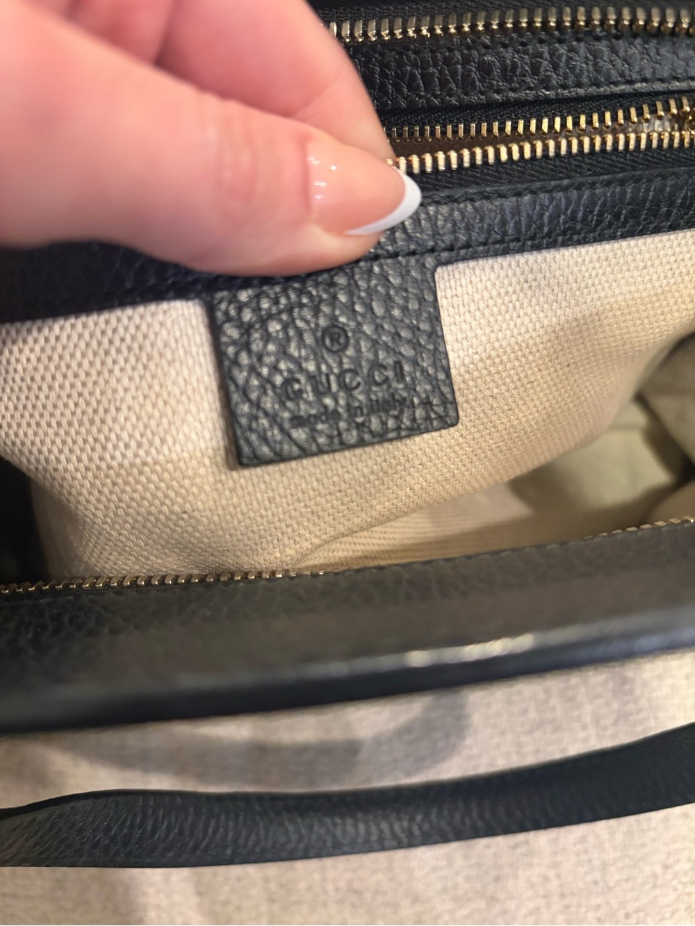 Gucci Black Pebbled Leather Satchel with Embossed GG - Picture 5 of 6